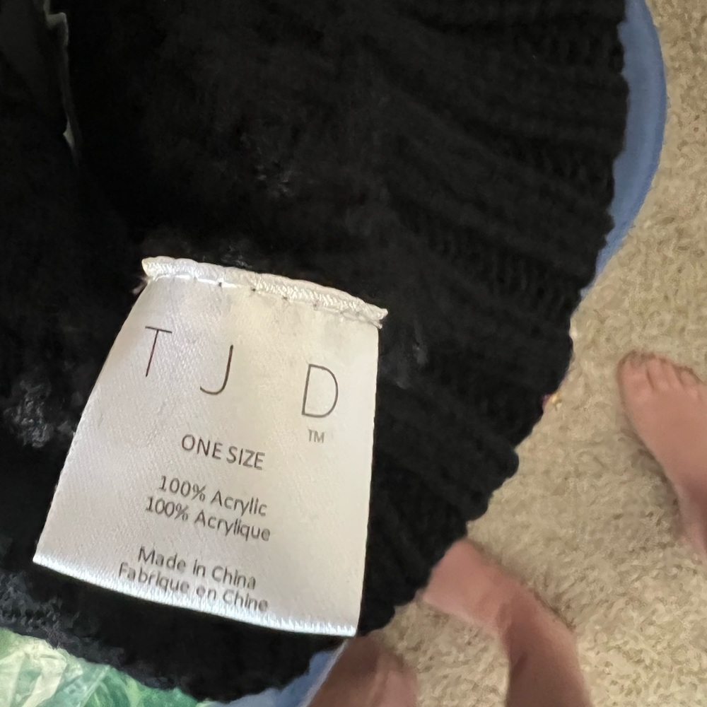 TJD Pom Hat and Boot Socks NIB - Picture 4 of 6
